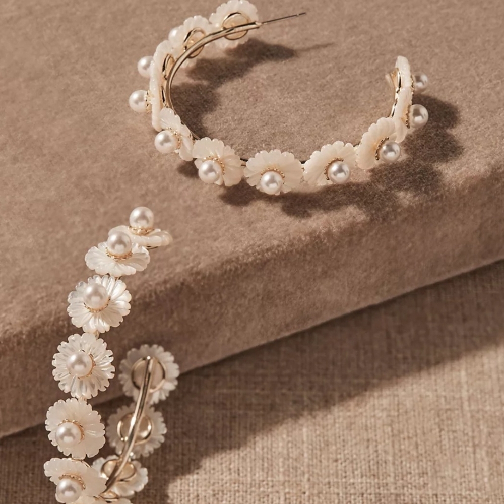 NICOLA BATHIE PEARL EARRINGS